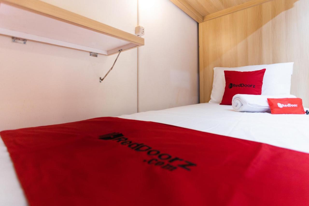 Reddoorz Hostel @ Malang City Center 2 Экстерьер фото