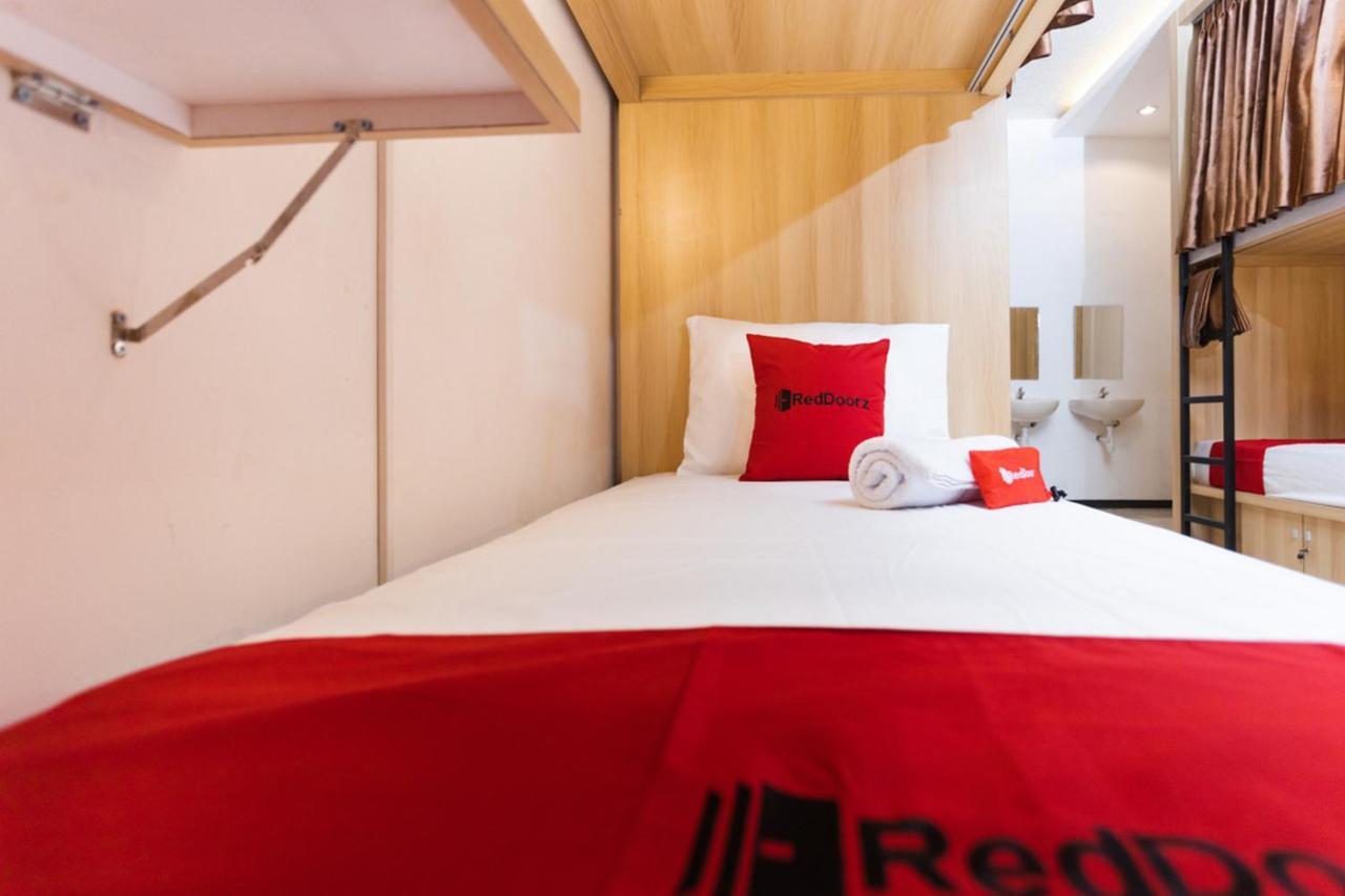 Reddoorz Hostel @ Malang City Center 2 Экстерьер фото